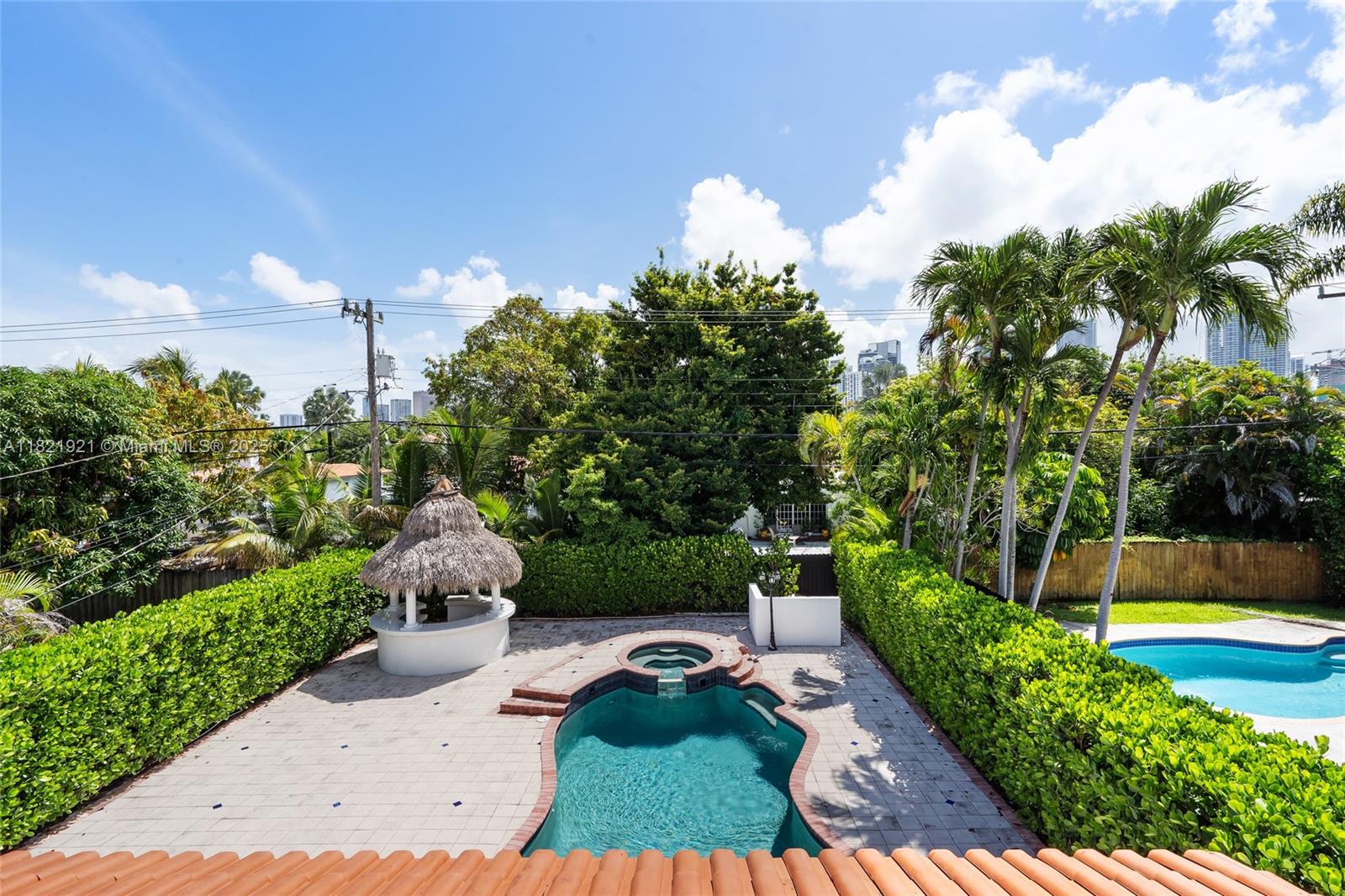 BRICKELL ESTATES - Residential Lease