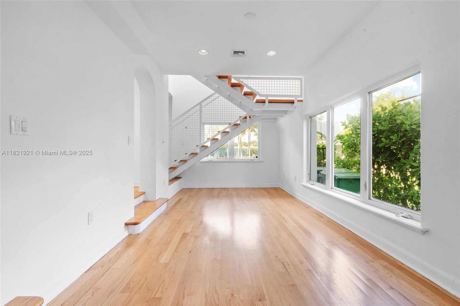 BRICKELL ESTATES - Residential Lease