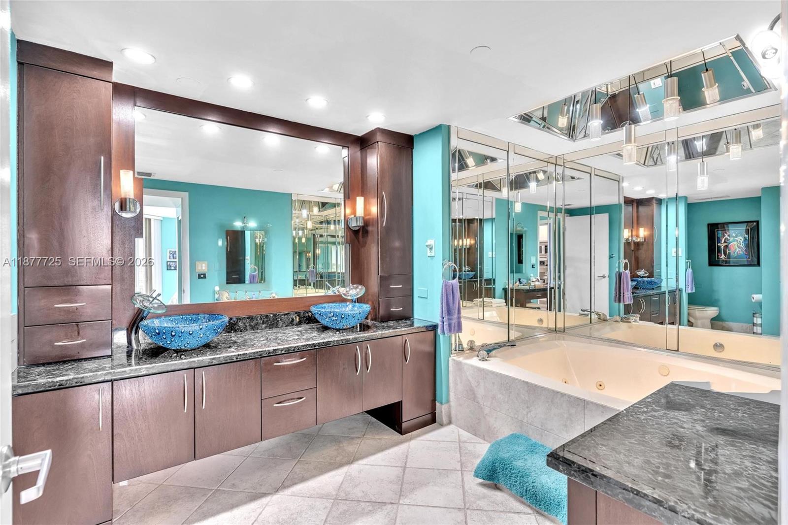 TERRACES NORTH TURNBERRY - Residential