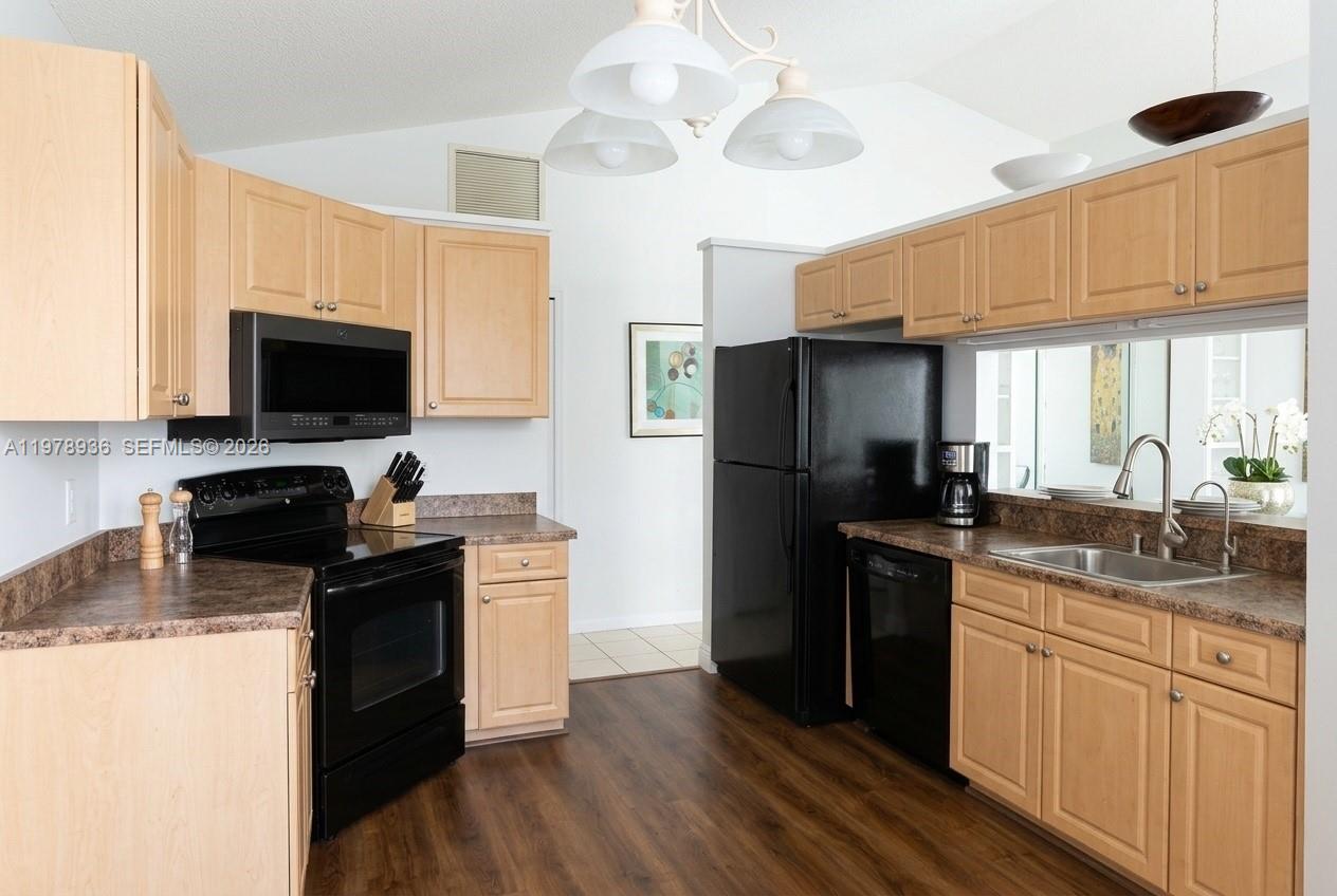 LEXINGTON CLUB - Residential