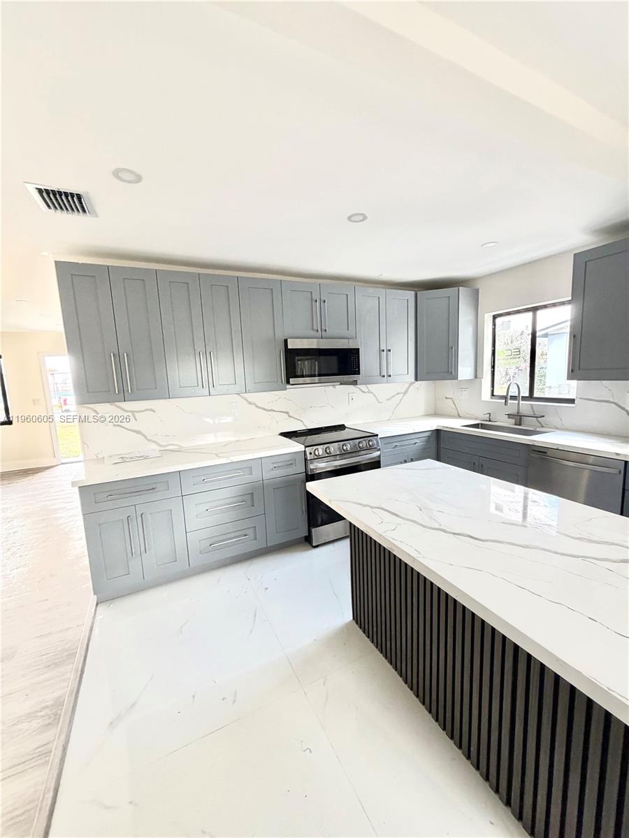 CAROL CITY 2ND ADDN - Residential