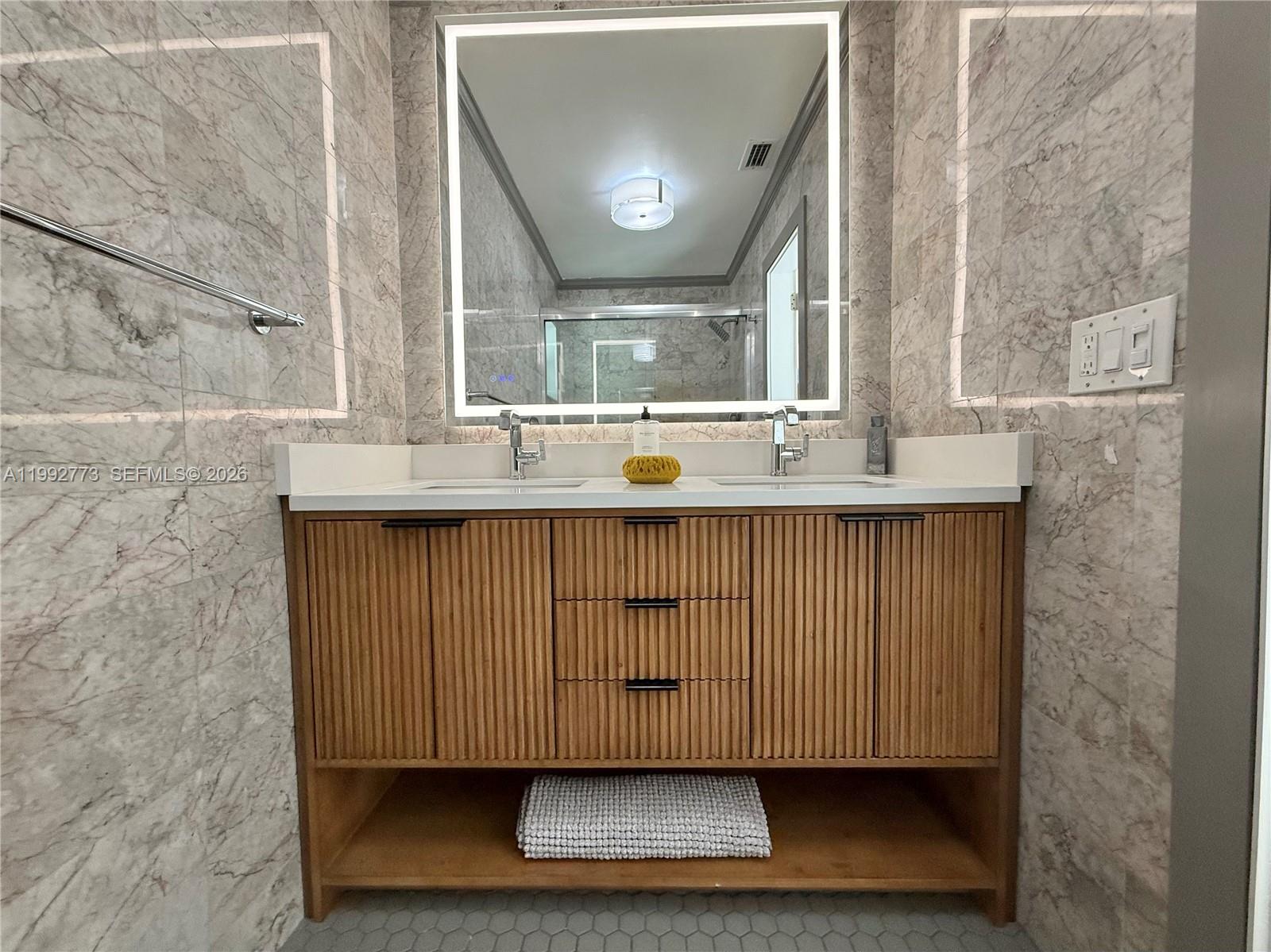 BEAU RIVAGE - Residential