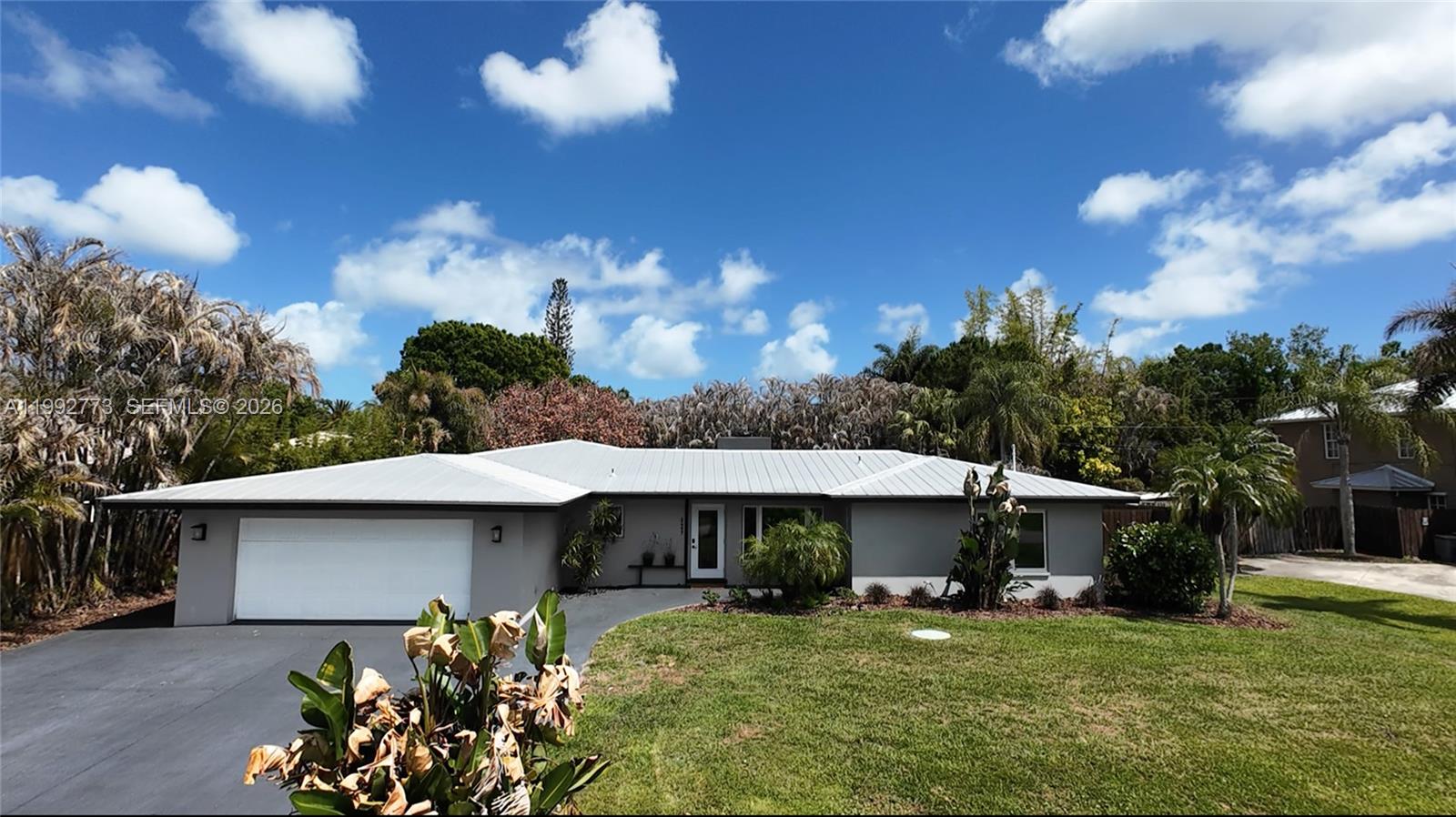 BEAU RIVAGE - Residential