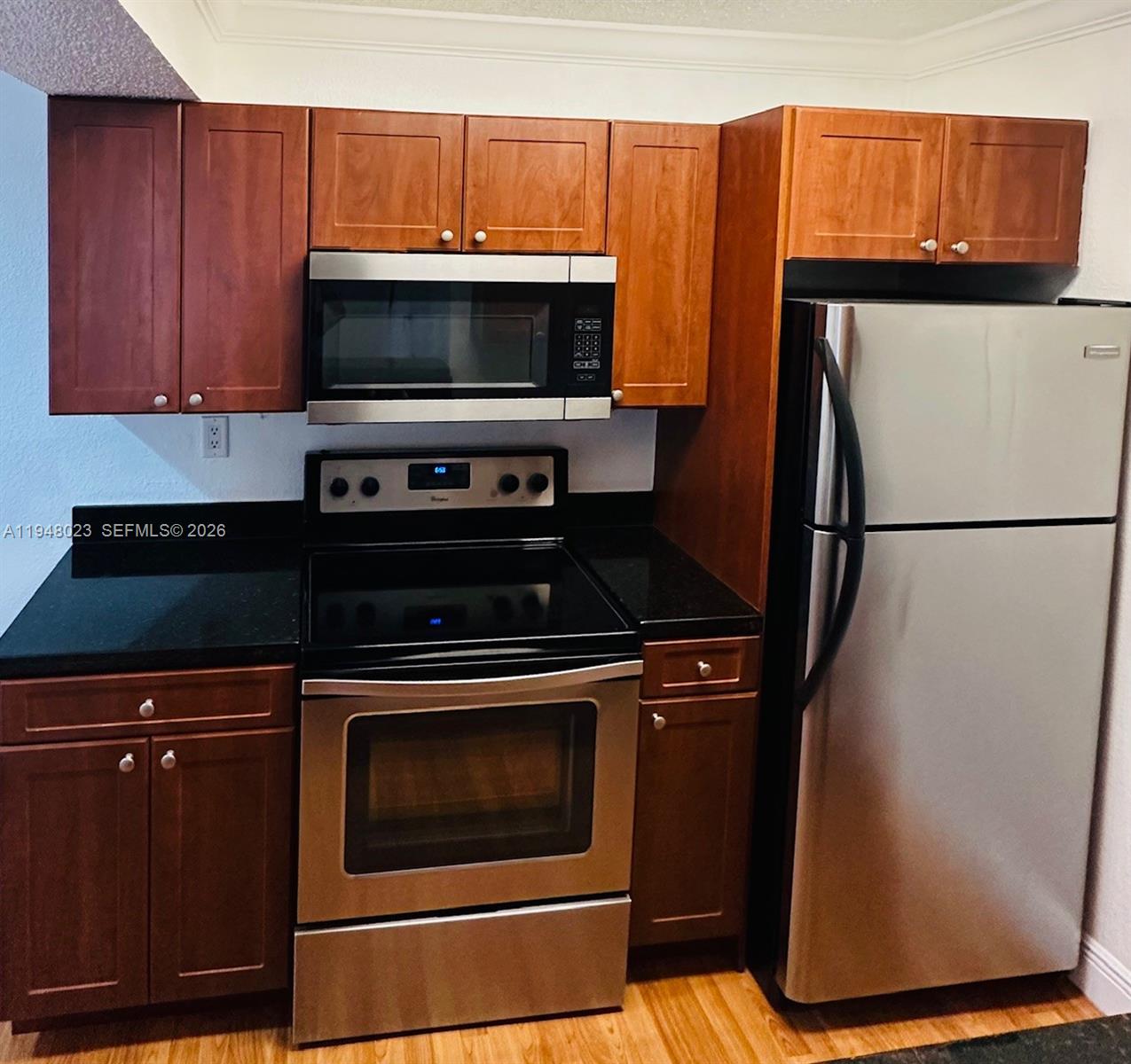 VISTA LAGO AT THE HAMMOCK - Residential