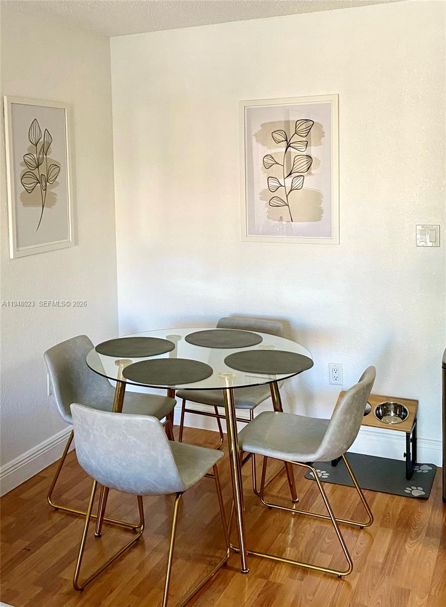 VISTA LAGO AT THE HAMMOCK - Residential