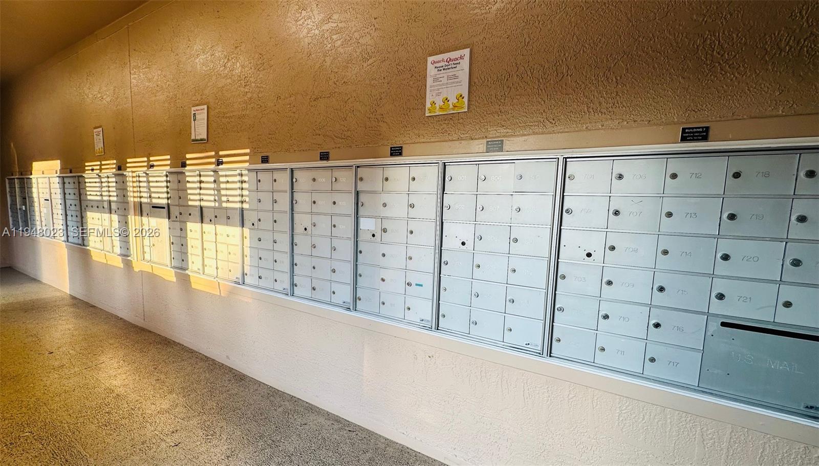 VISTA LAGO AT THE HAMMOCK - Residential