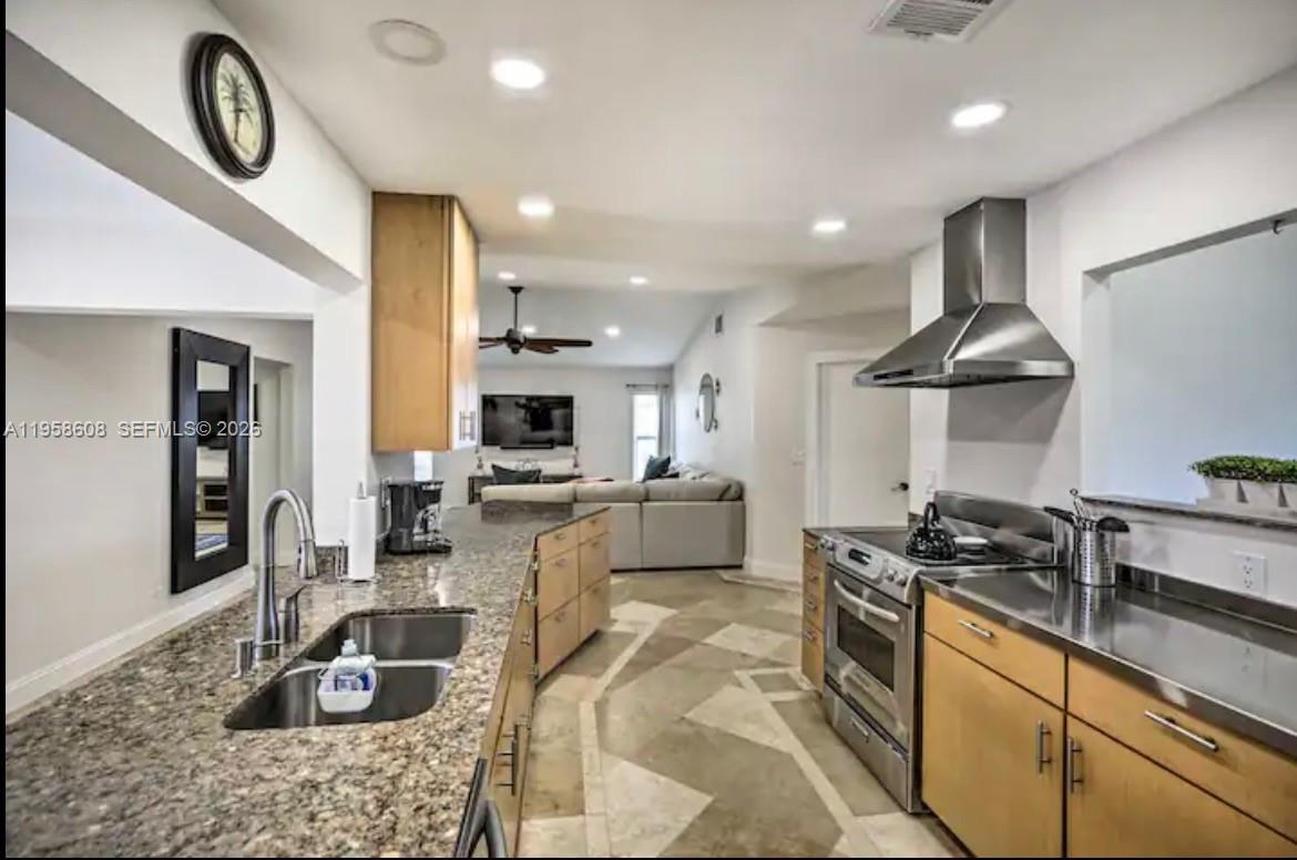 west of oasis canals - Residential