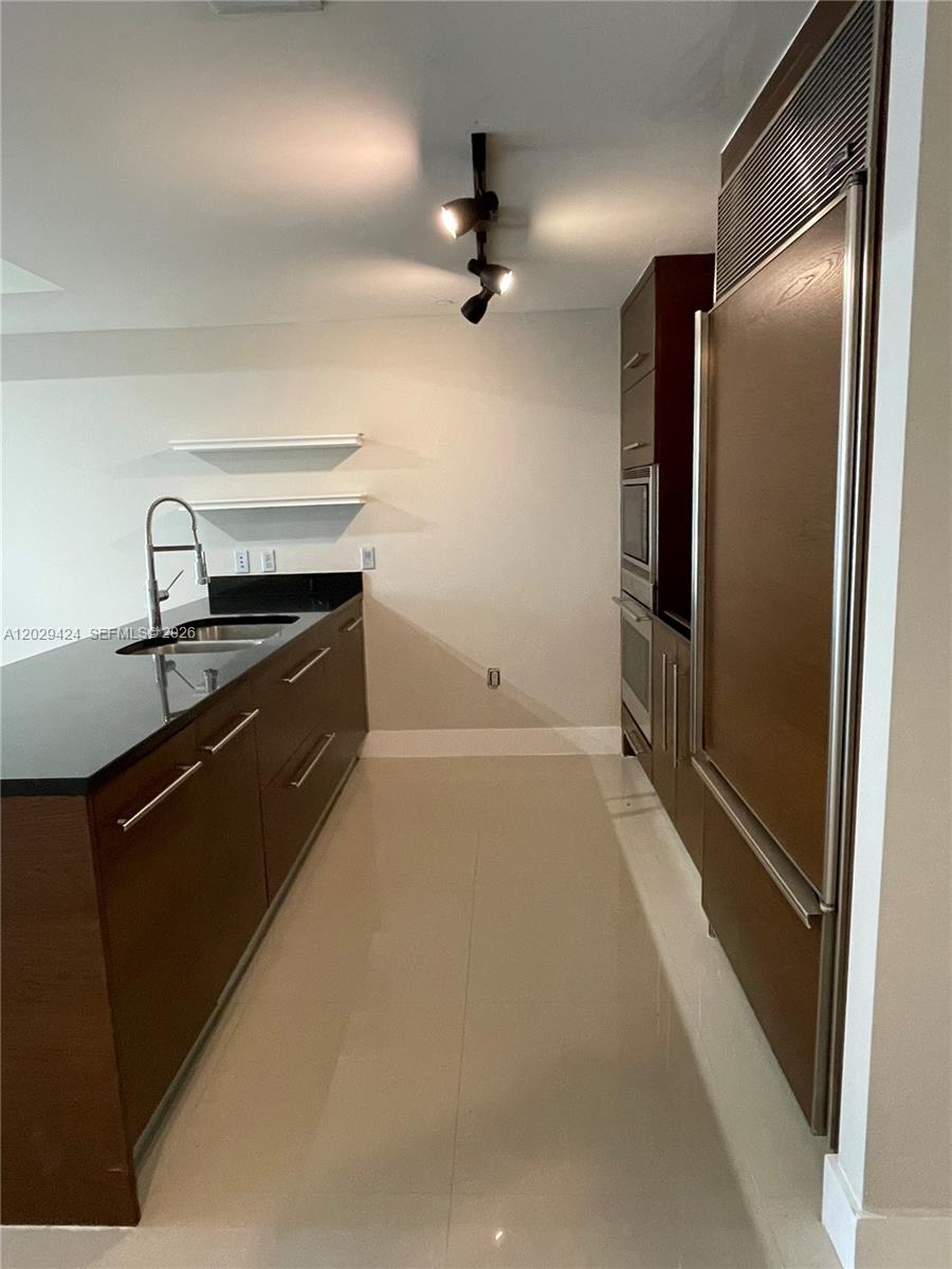 475 Brickell Ave 414