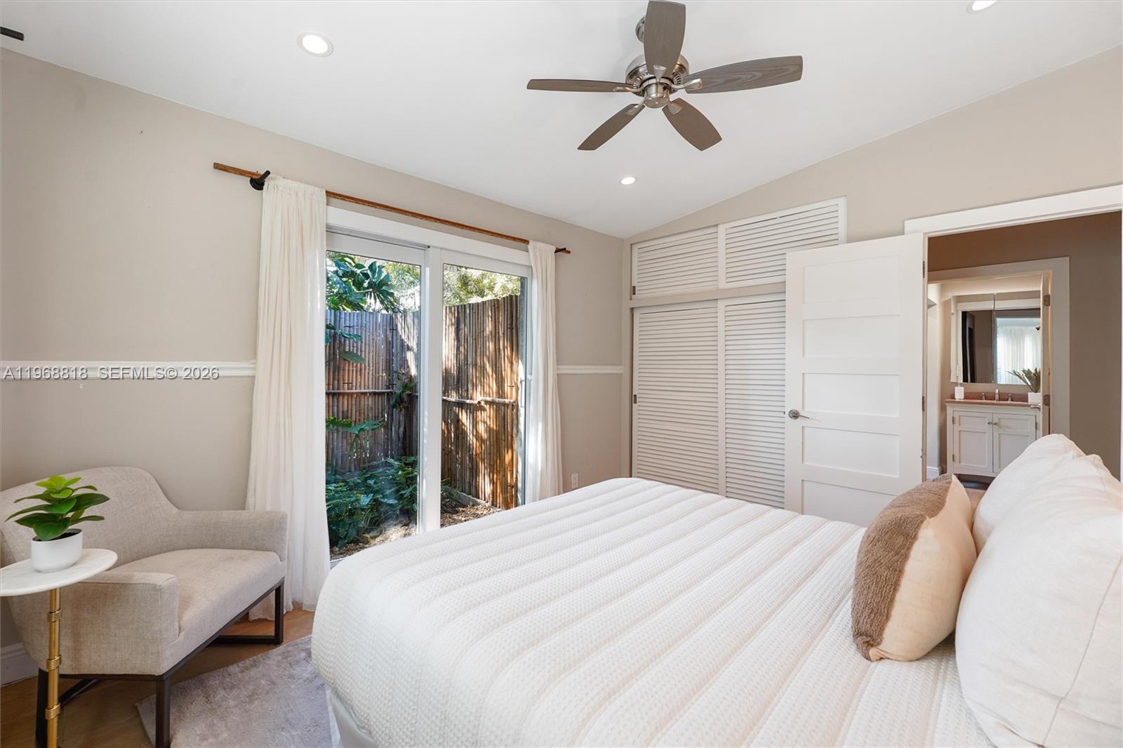 CORAL SHORES - Residential