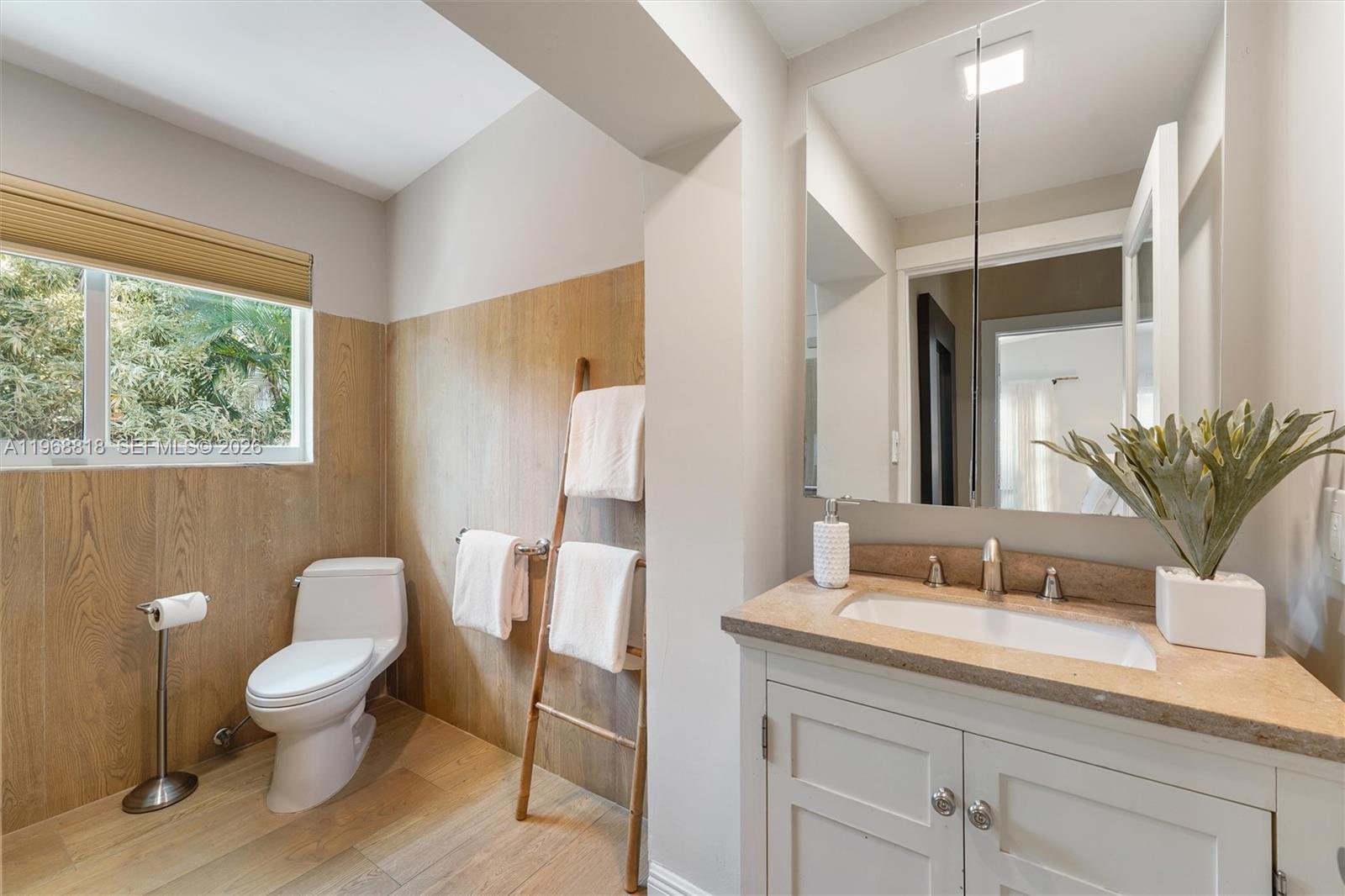 CORAL SHORES - Residential