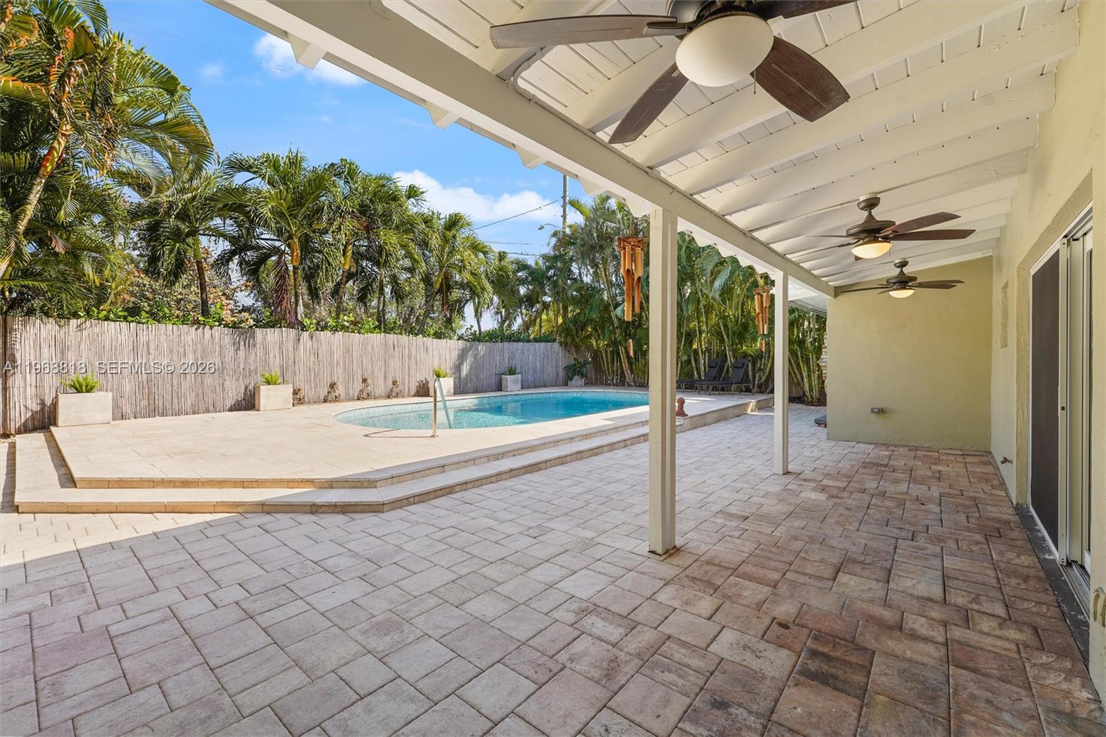 CORAL SHORES - Residential