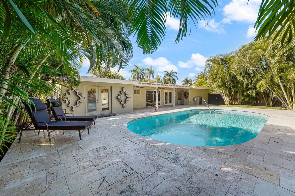 Photo of 2935 NE 21st Ter, Fort Lauderdale, FL 33306 (MLS # A11968818)