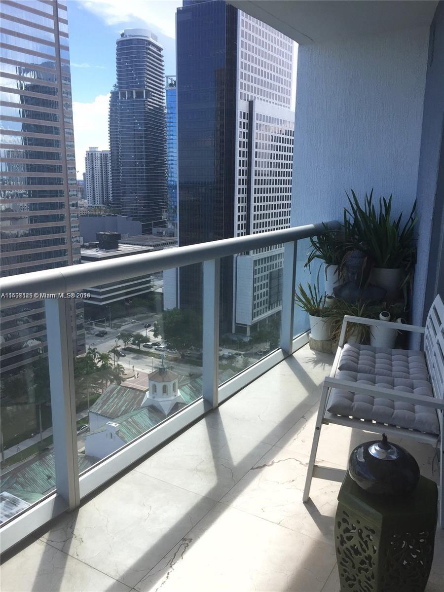 Photo 30 of 37 of 495 Brickell Ave 2403 condo