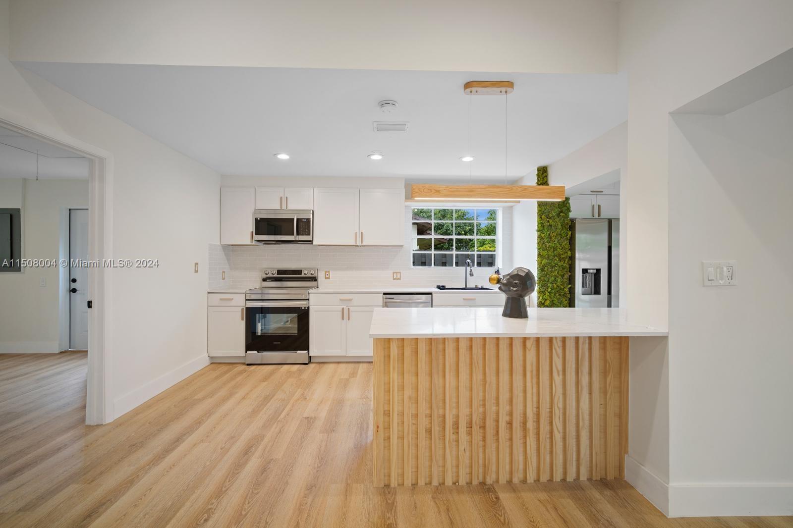 MEADOW WOOD MANOR SEC 7 - Residential