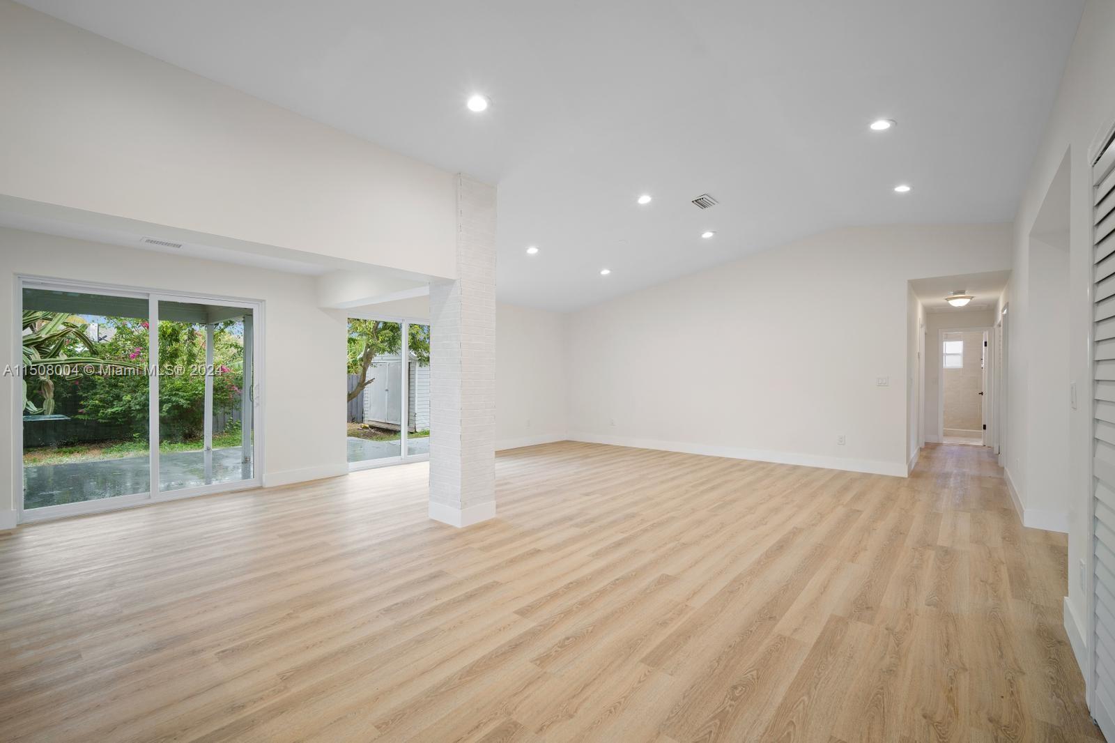 MEADOW WOOD MANOR SEC 7 - Residential