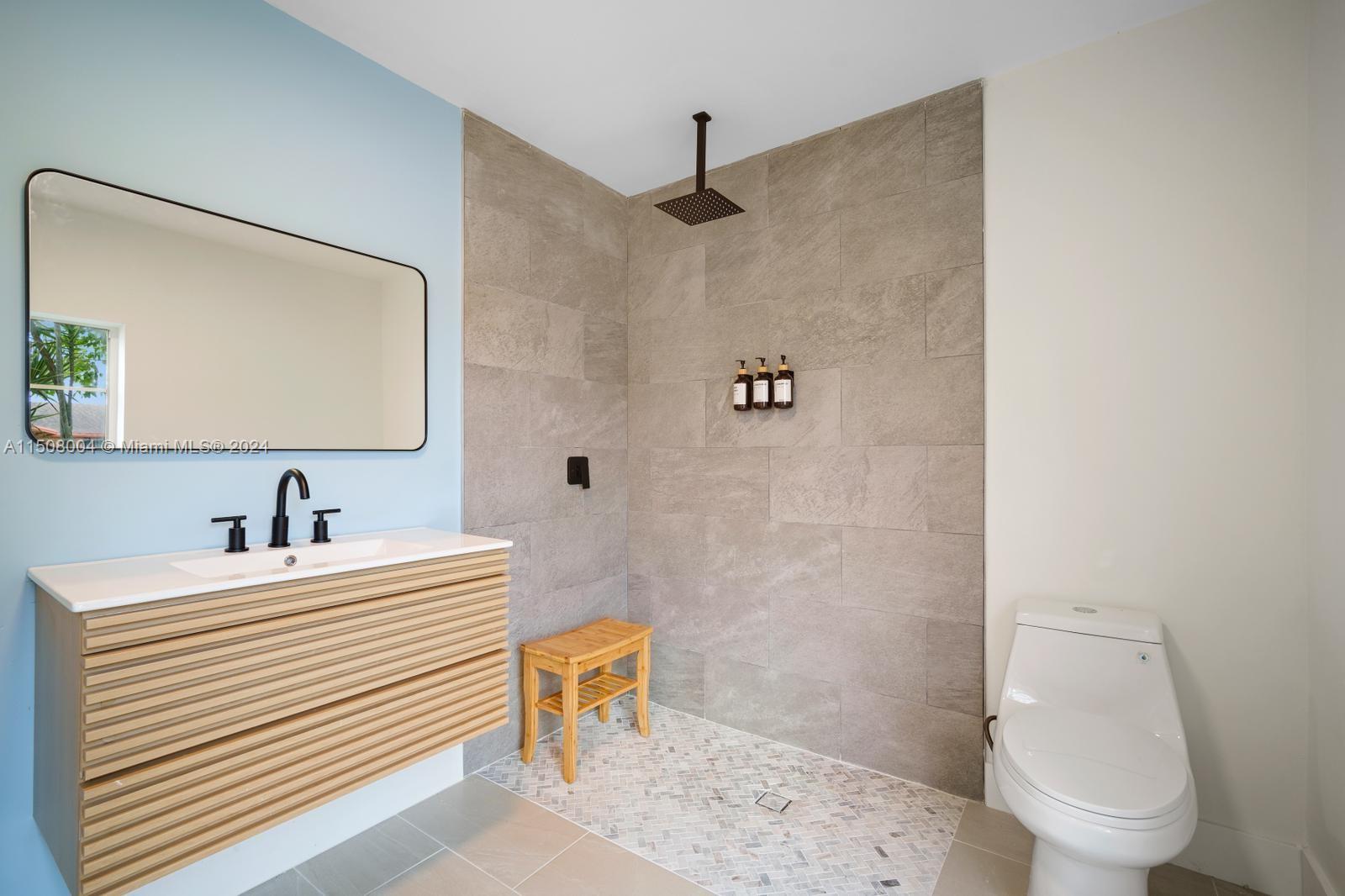 MEADOW WOOD MANOR SEC 7 - Residential