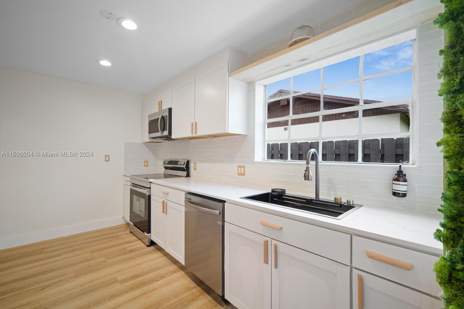 MEADOW WOOD MANOR SEC 7 - Residential