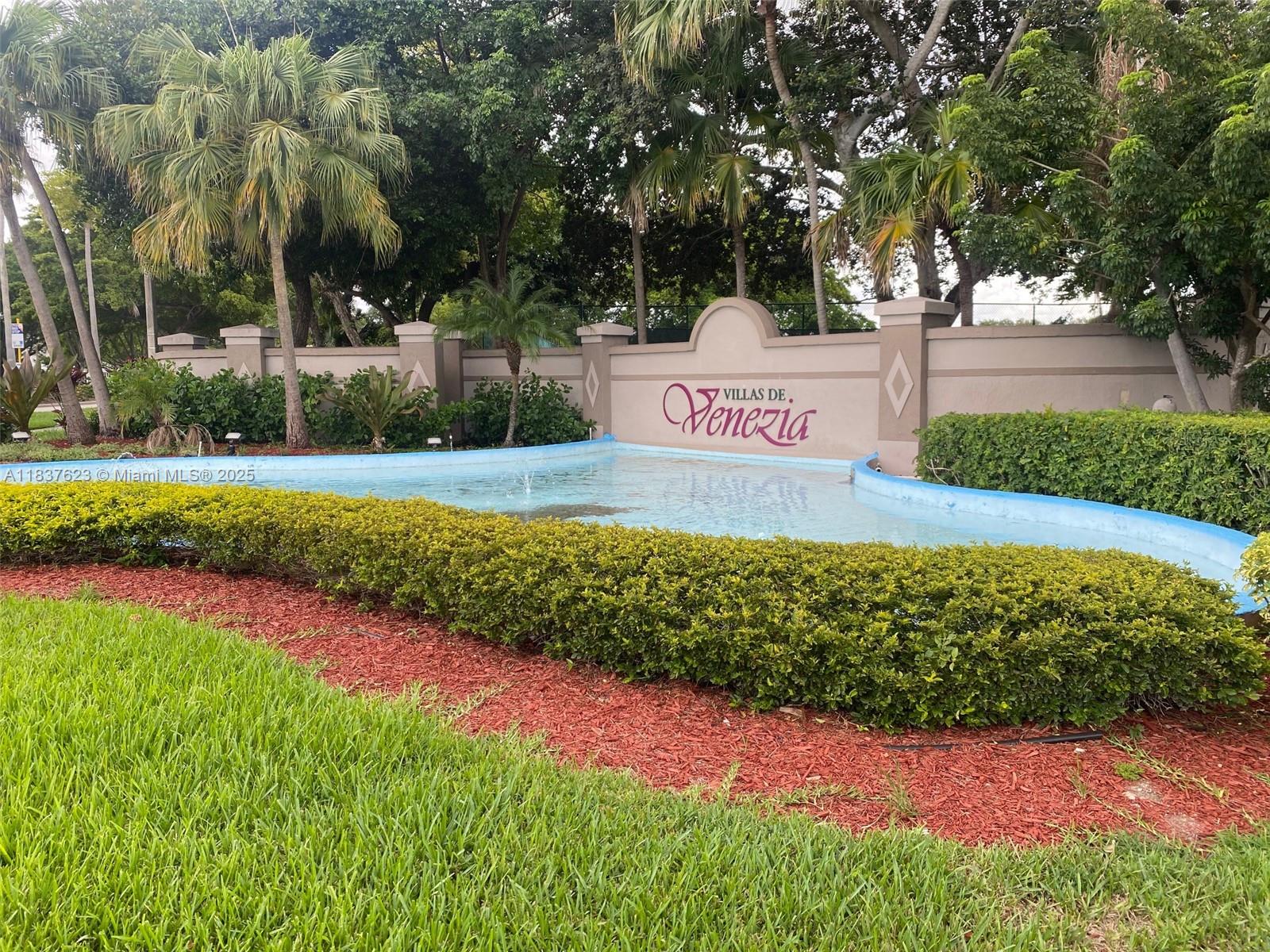 BEAUTIFUL UNIT IN VILLA DE VENEZIA CONDO , 1 BEDROOM AND 1 BATHROOM,NICE DINNING /LIVING ROOM ,GOOD KITCHEN WITH GRANITE COUNTER TOP, STAINLESS STEEL APPLIANCES .THE UNIT HAS LAMINATE FLOOR & WASHER AND DRYER INSIDE .LOVELY BALCONY WITH CANAL VIEW!!VILLA DE VENEZIA CONDOMINIUN IS CLOSE TO SHOPPING AND MAYOR AVE !!!!