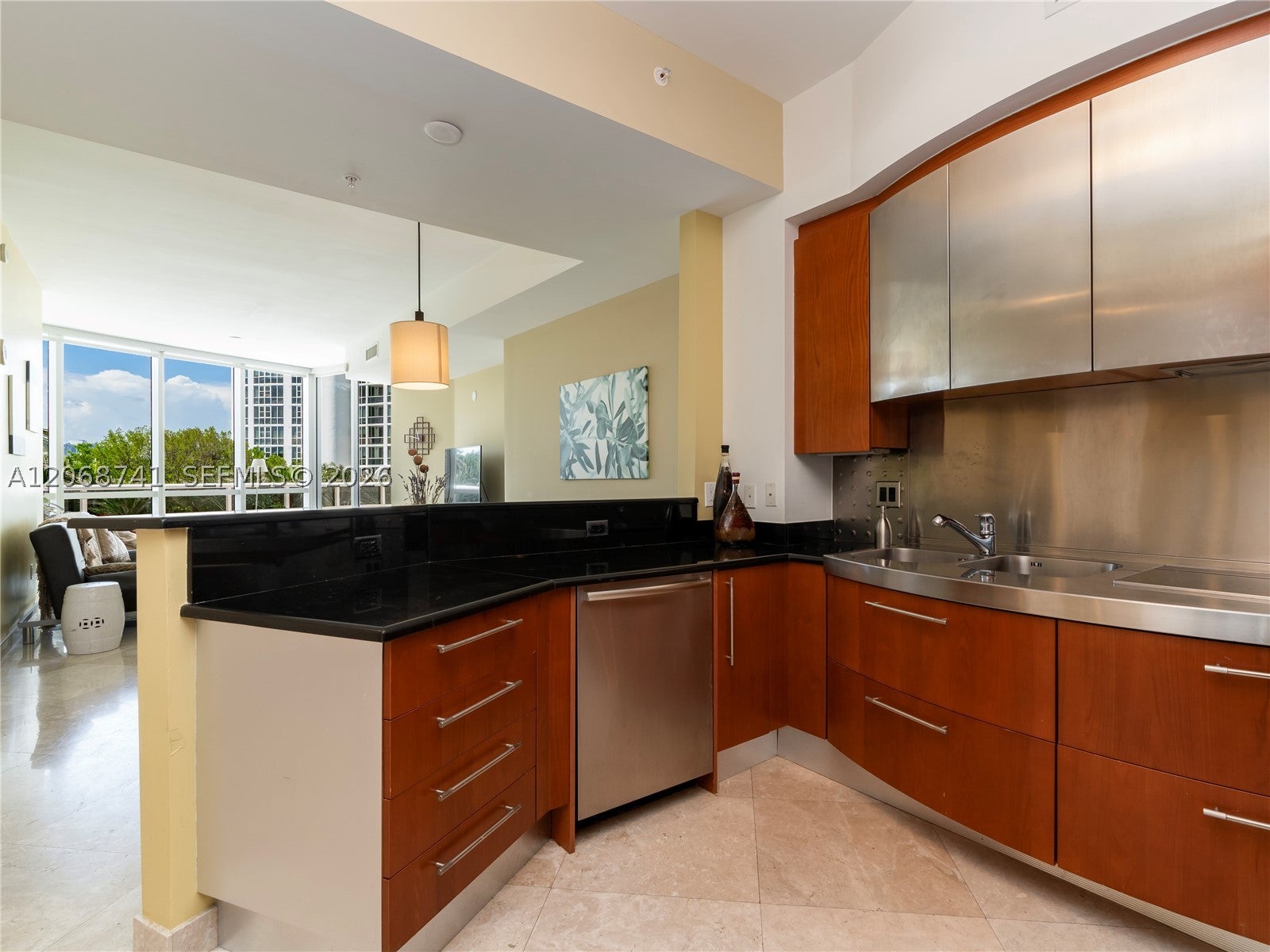 18101 Collins Ave 503