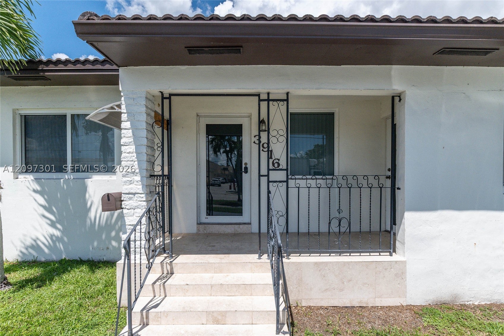 3916 SW 58th Ave