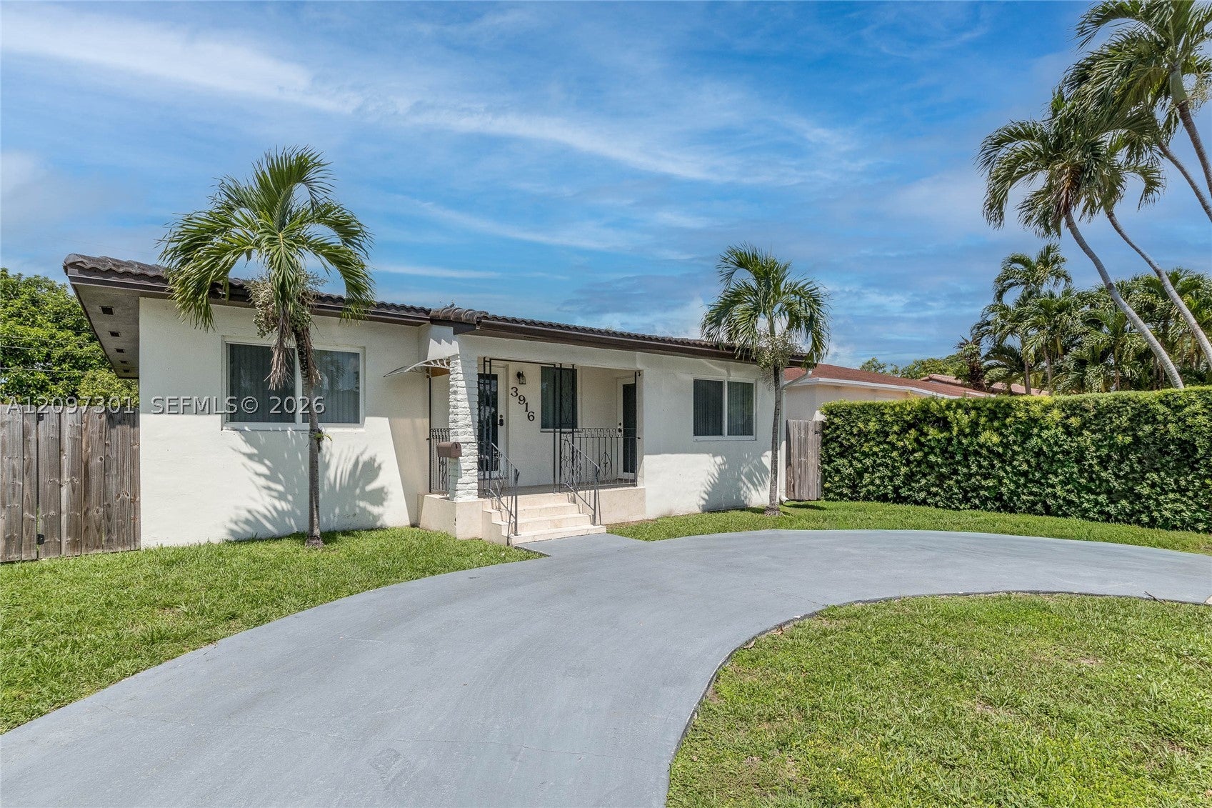 3916 SW 58th Ave