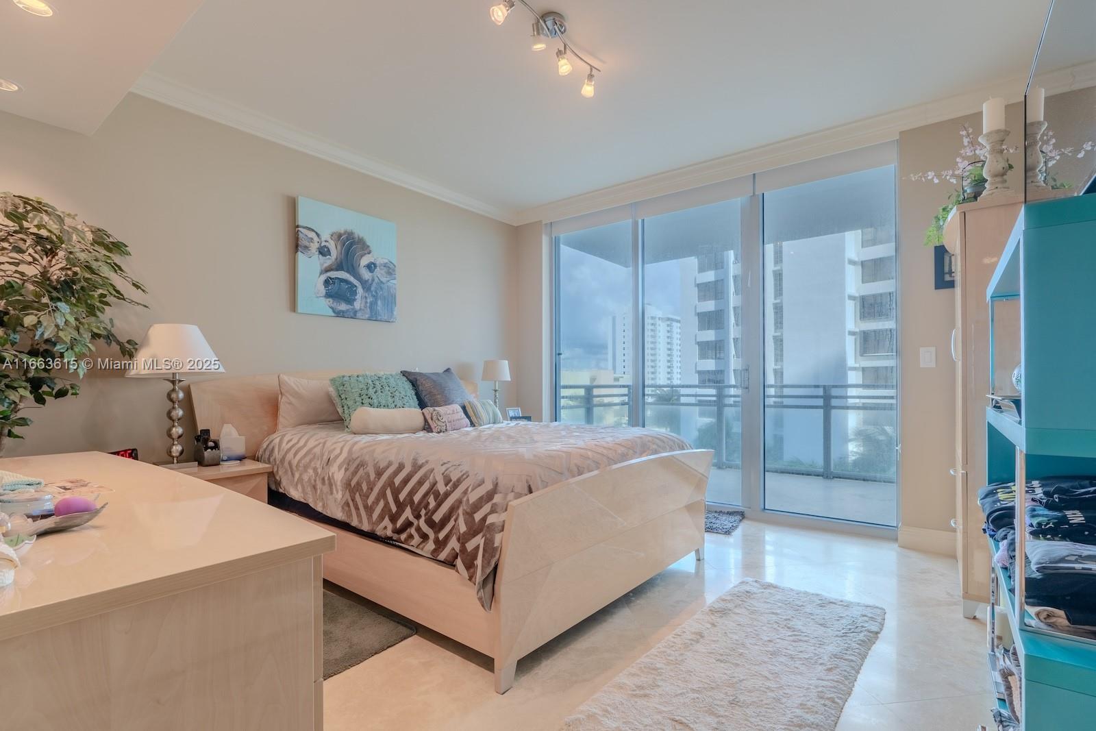 DIPLOMAT OCEANFRONT RESID - Residential