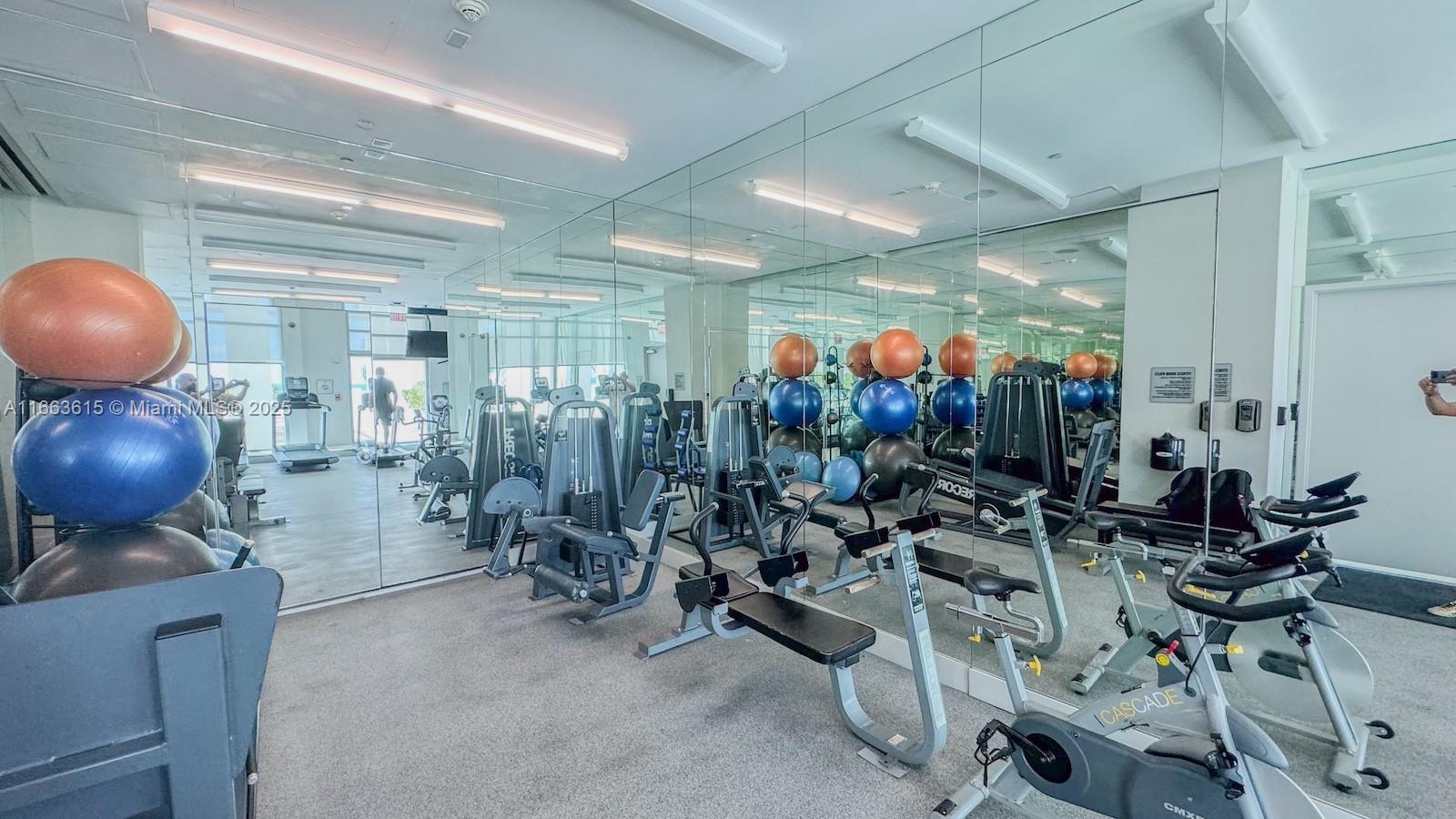 DIPLOMAT OCEANFRONT RESID - Residential