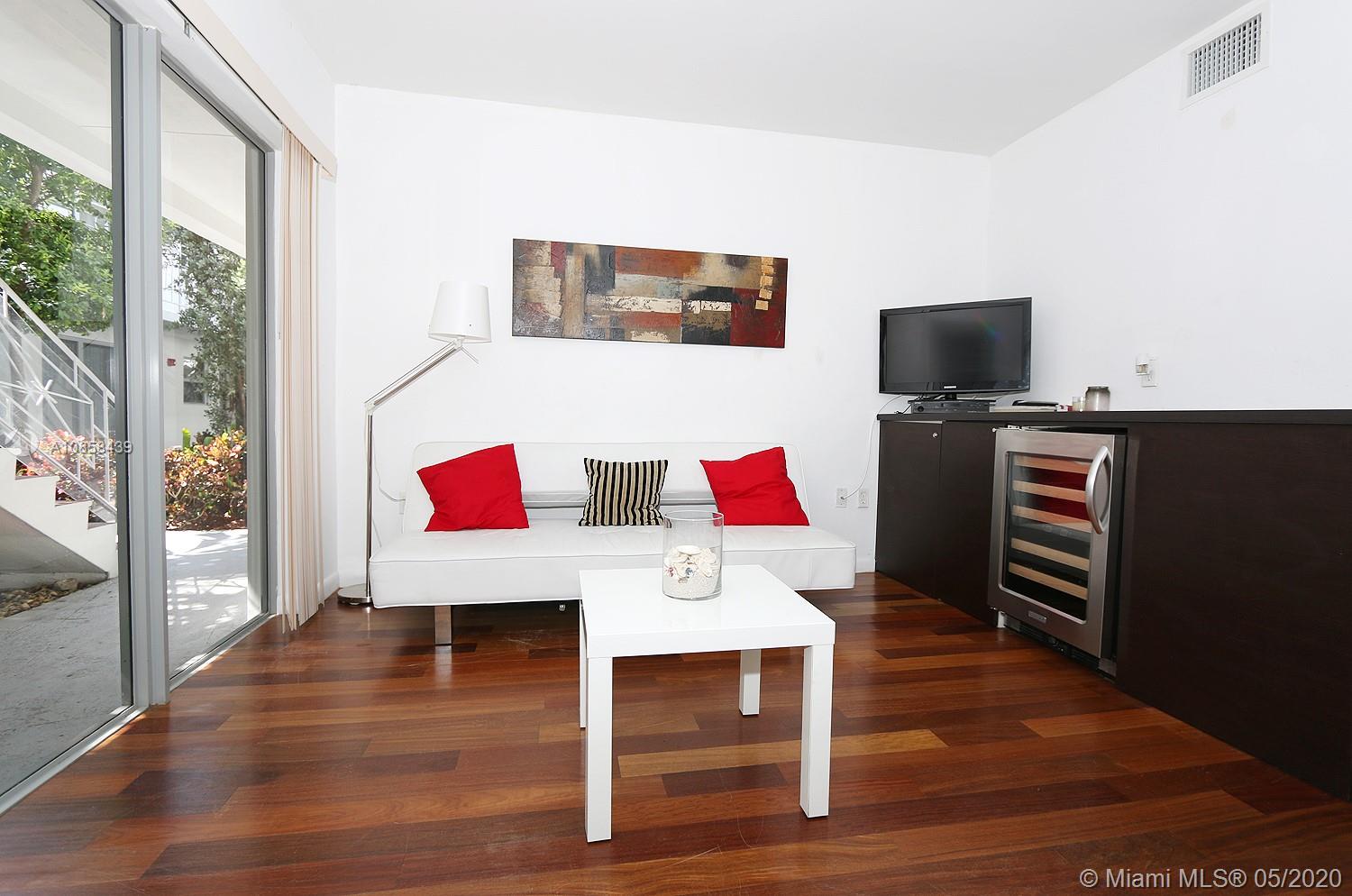 ETRURIA CONDO - Residential Lease