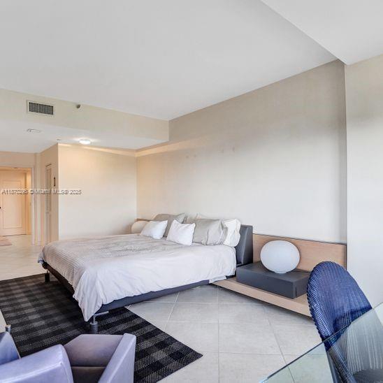 THE EMERALDBAY @ KEY COLO - Residential