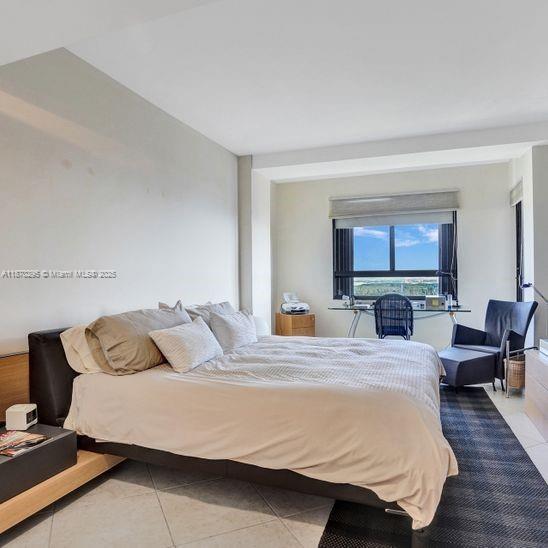 THE EMERALDBAY @ KEY COLO - Residential