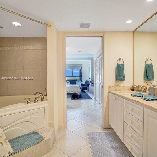 THE EMERALDBAY @ KEY COLO - Residential