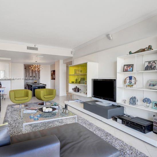 THE EMERALDBAY @ KEY COLO - Residential