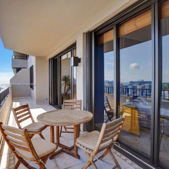 THE EMERALDBAY @ KEY COLO - Residential