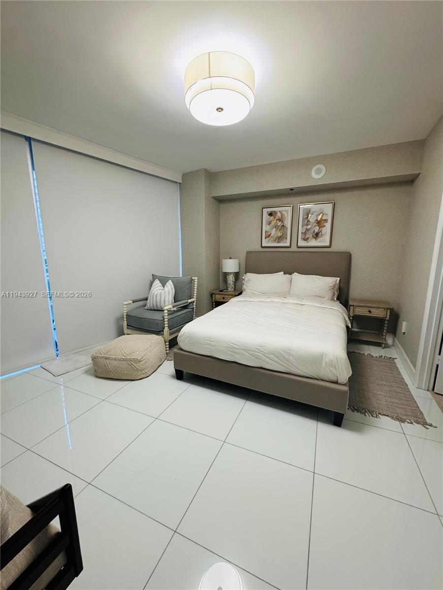 ICONBRICKELL CONDO NO 1 - Residential Lease