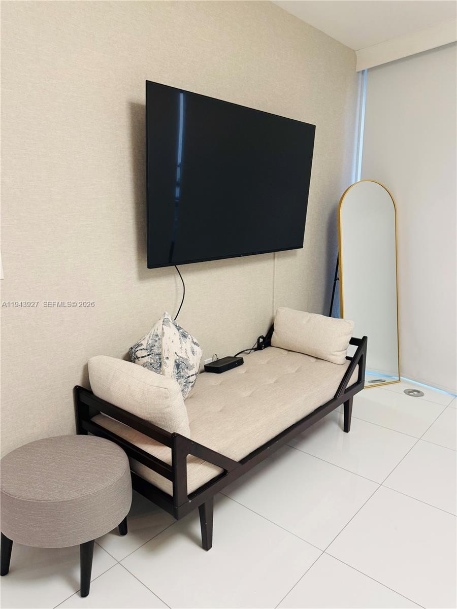 ICONBRICKELL CONDO NO 1 - Residential Lease