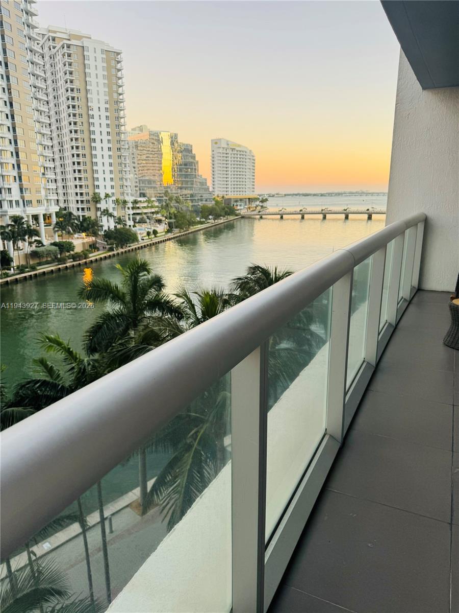 ICONBRICKELL CONDO NO 1 - Residential Lease