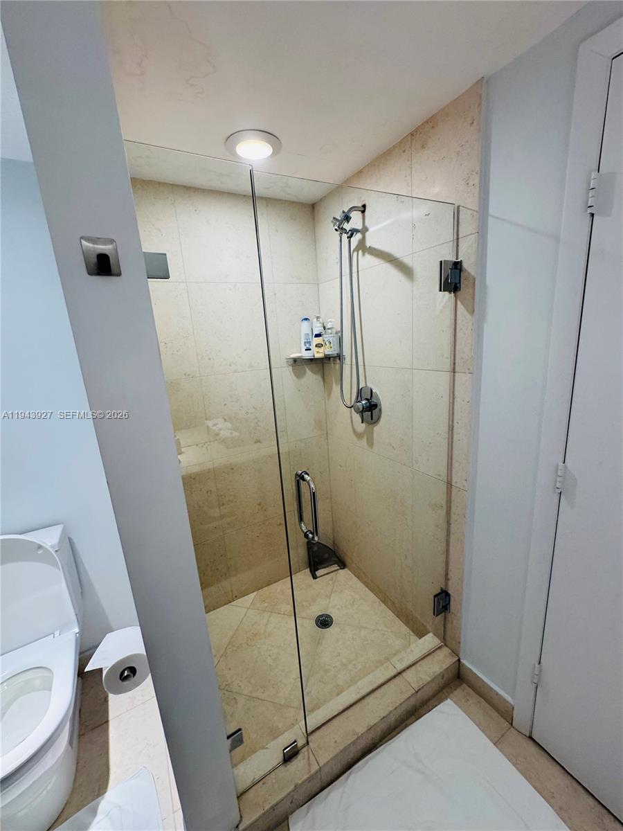 ICONBRICKELL CONDO NO 1 - Residential Lease