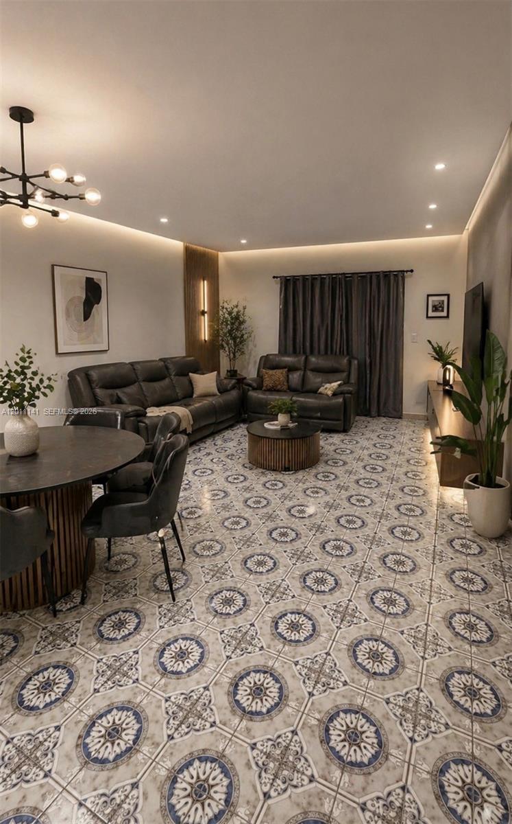 MAR-LEN GARDENS NO 12 COR - Residential