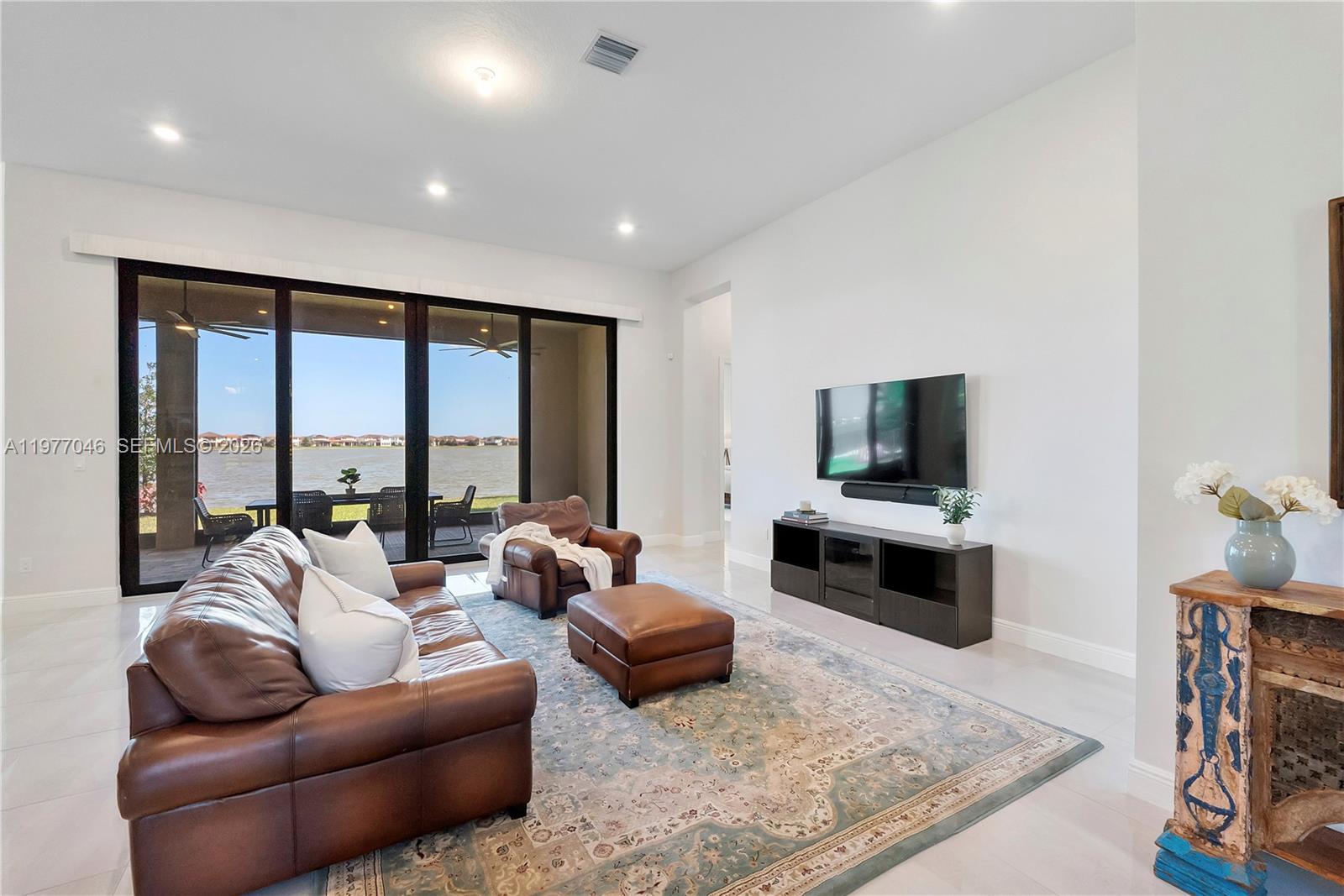 PARKLAND BAY - Residential