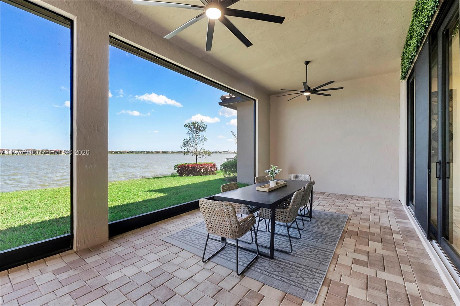 PARKLAND BAY - Residential