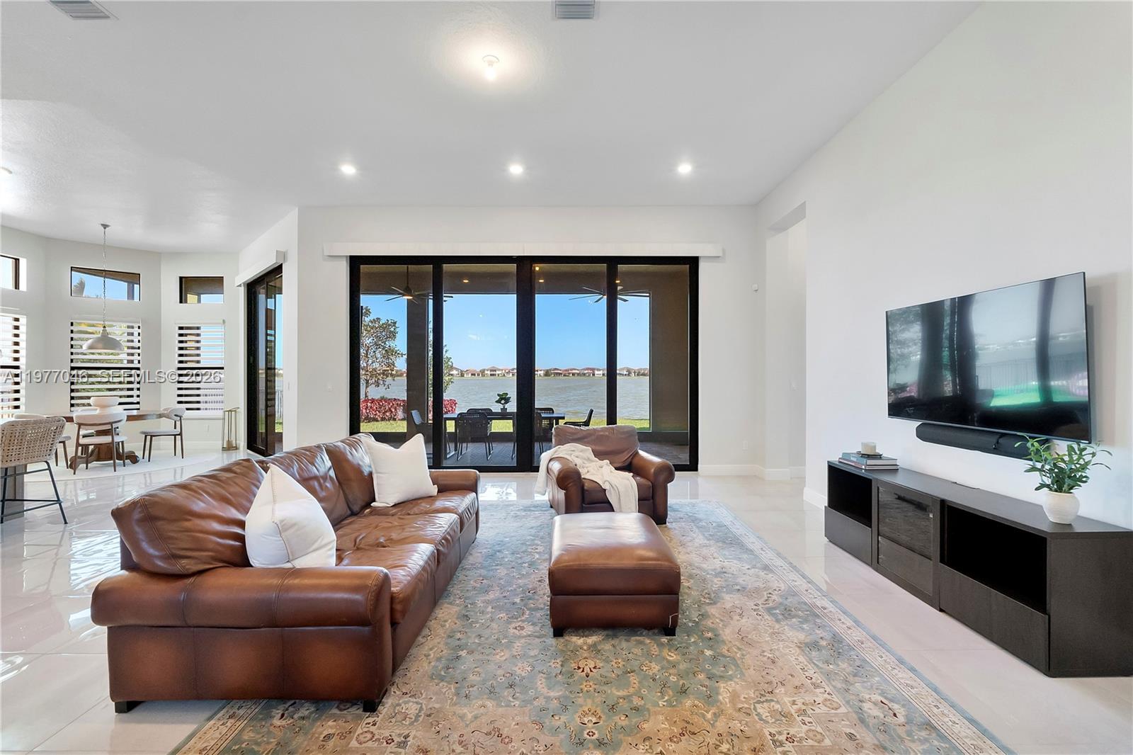 PARKLAND BAY - Residential