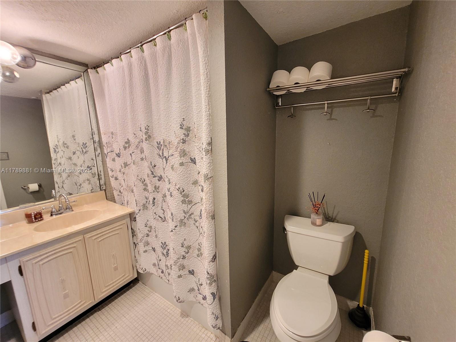 CONDOMINIUM 3 OF ENVIRON - Residential