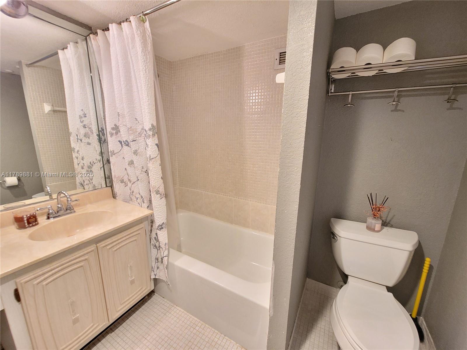 CONDOMINIUM 3 OF ENVIRON - Residential