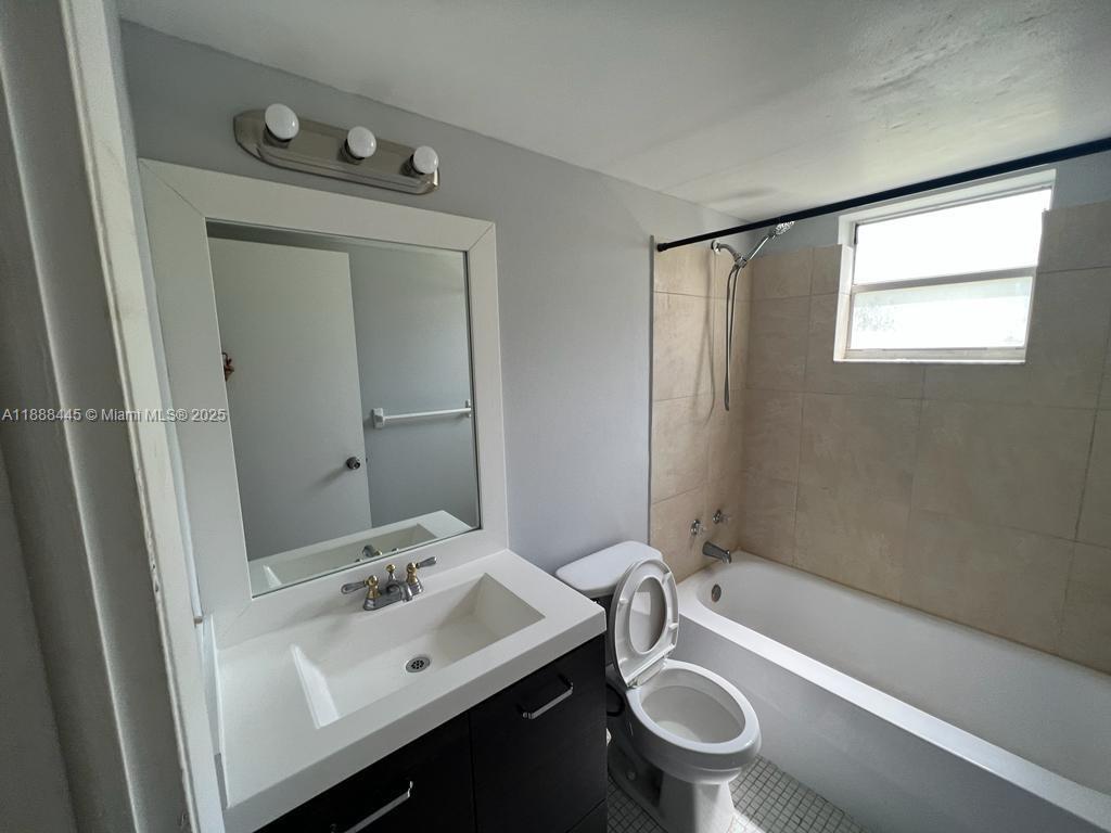 RAMBLEWOOD EAST CONDO - Residential
