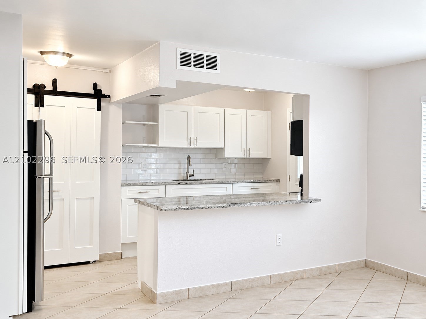 3242 Mary St S316