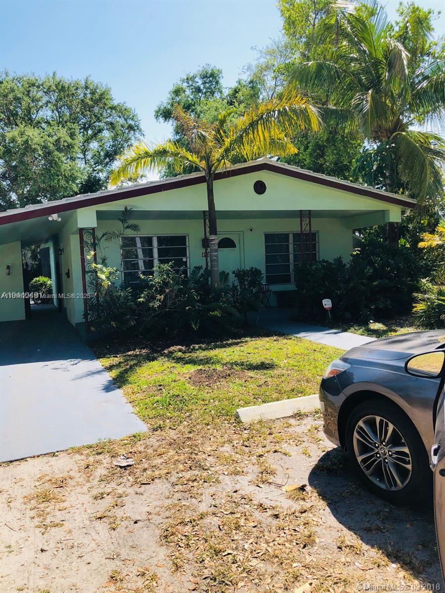 Cozy studio in a modest, well-kept complex a short walk to Biscayne Blvd and under 5 minutes to Gulfstream Park. Efficient full kitchen plus a separate closet area for storage. The unit has one wall unit AC. Community features a small central garden courtyard and long-term residents. One assigned parking space included. Solid, practical option in a convenient Hallandale location—close to shops, transit, and everyday essentials. Fast approval, no association.