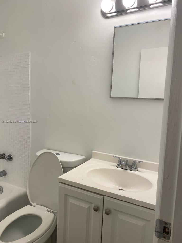 HALLANDALE PARK - Residential Lease