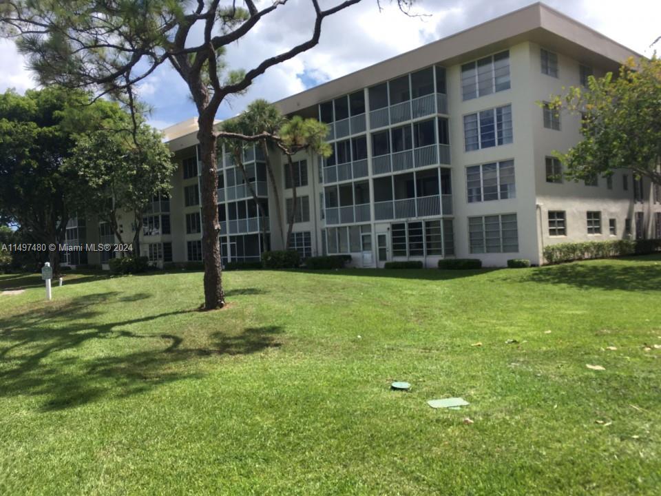 NO 14 PALM-AIRE COUNTRY C - Residential