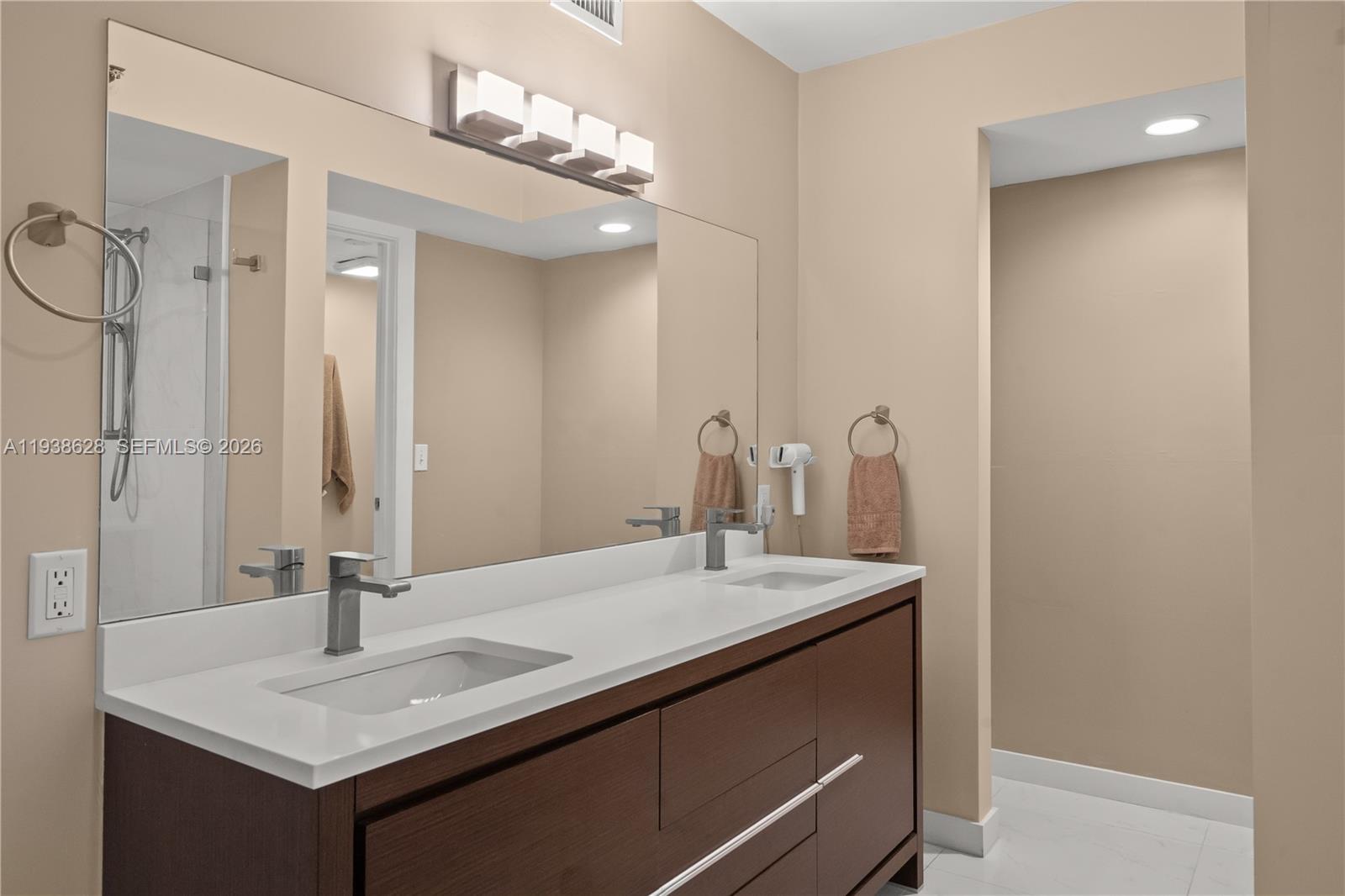 GROVE TOWERS CONDO - Residential