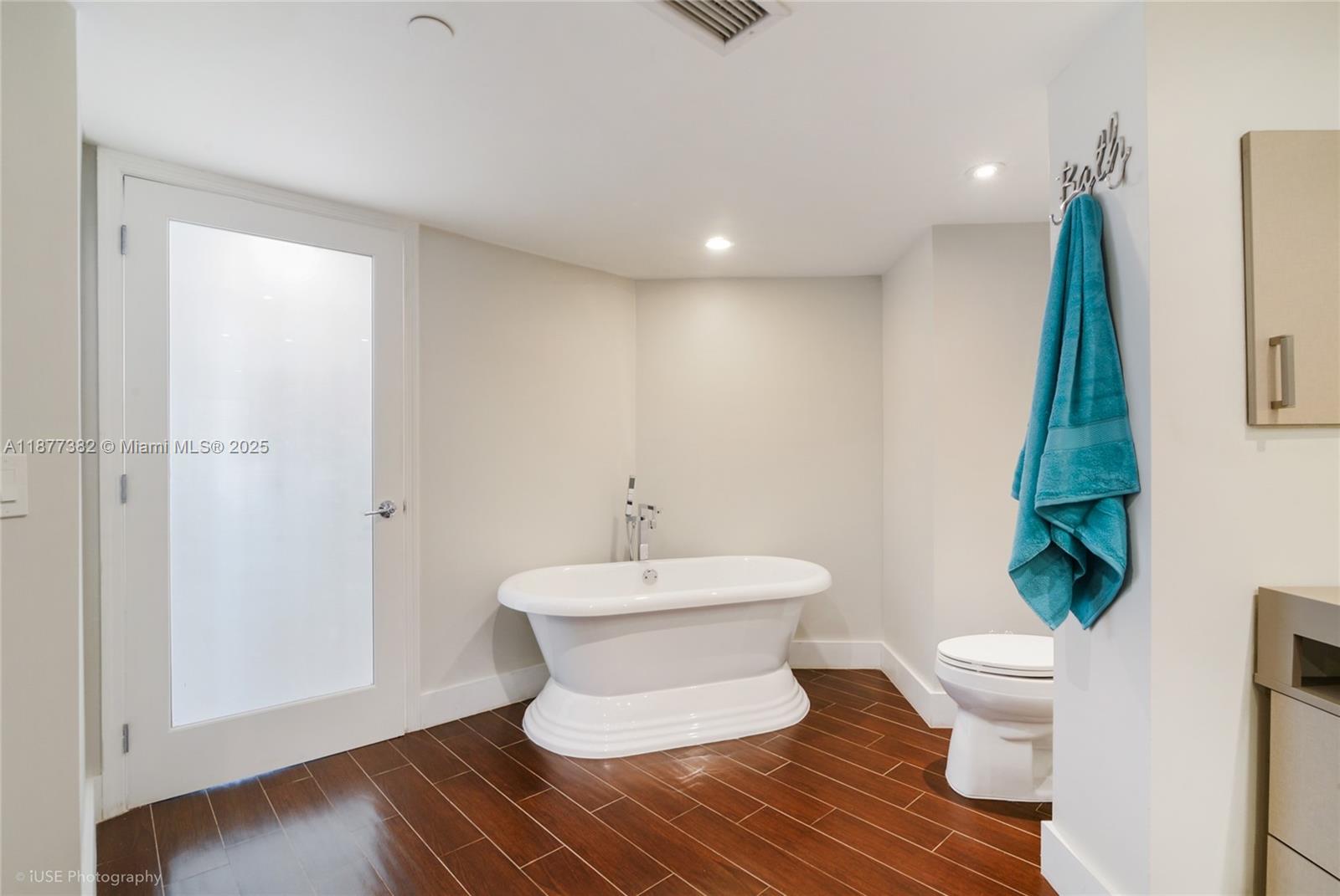 OCEANIA II CONDO - Residential